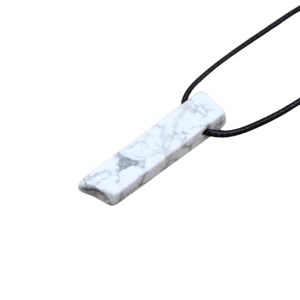 Collana di pietre turchesi bianche