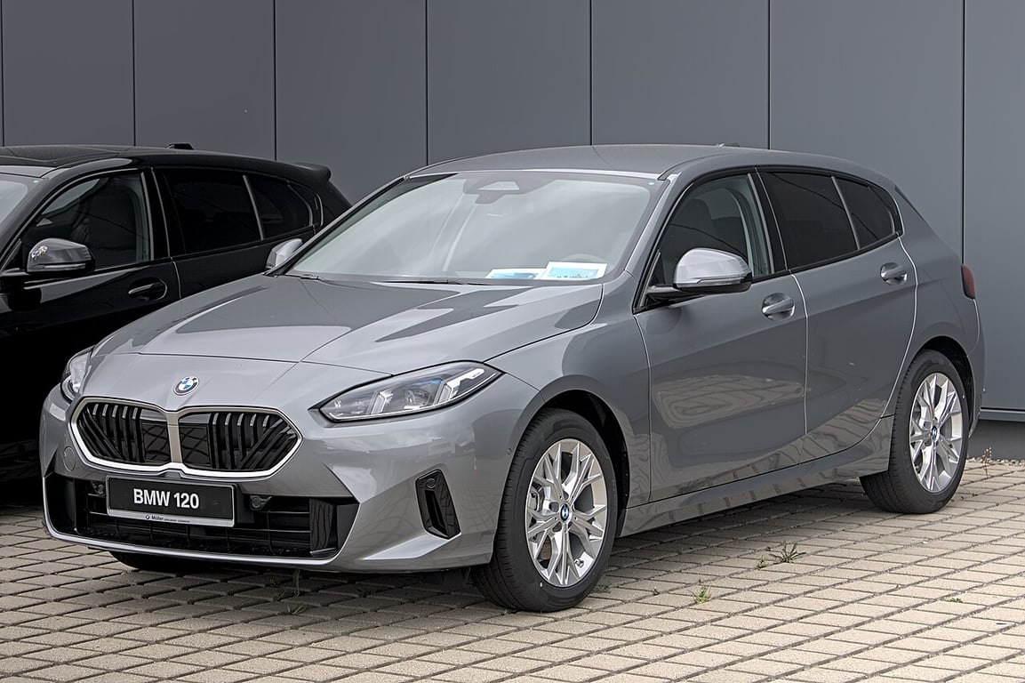 BMW 118 Hatchback — Alpinweiss uni