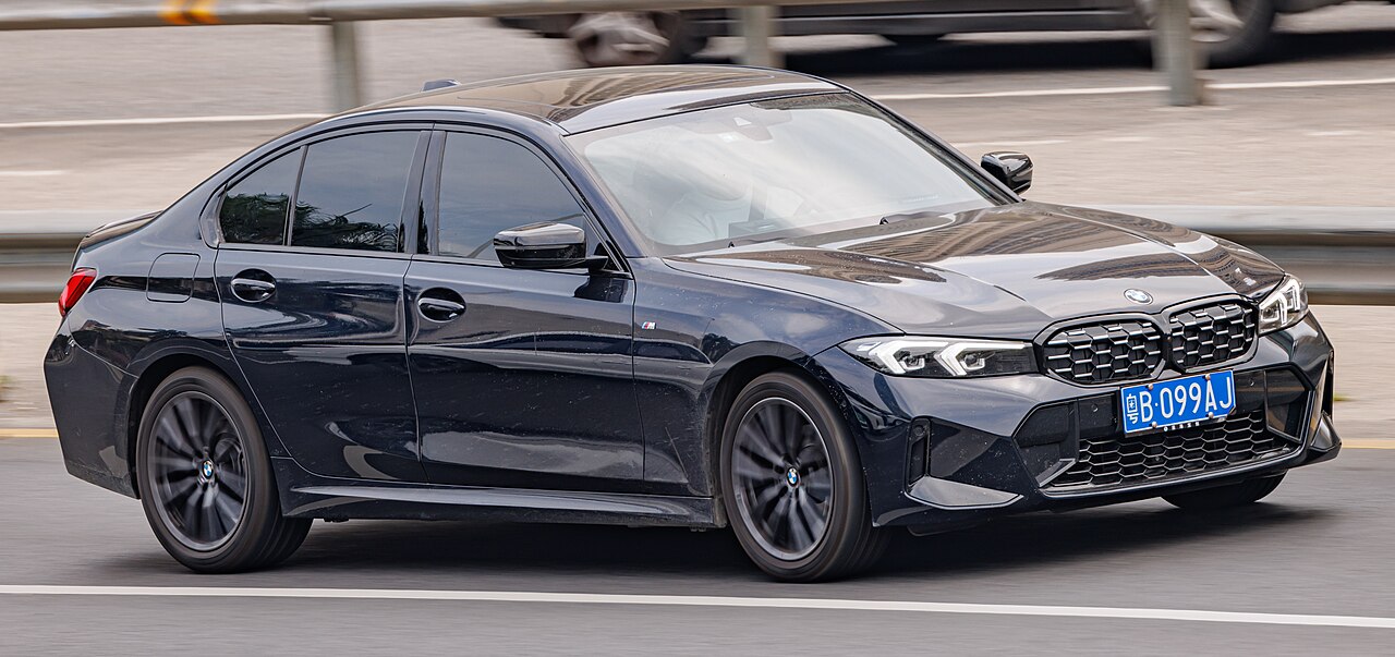 BMW 320i Sedan — Alpinweiss uni