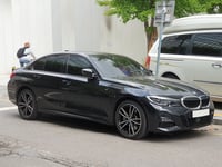 BMW 330e Sedan — Skyscraper Grey metallic