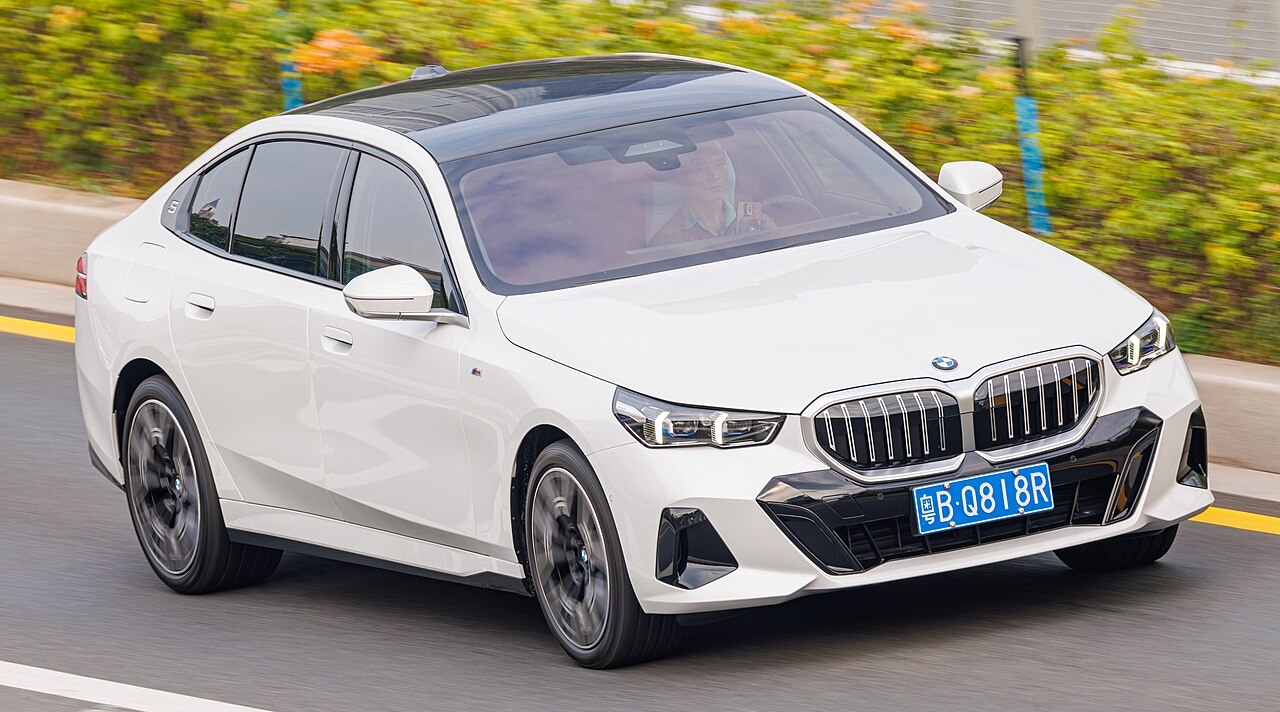 BMW 520i Sedan — Alpinweiss uni