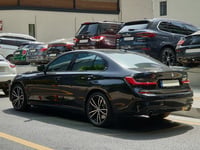 BMW 330e Sedan — Arctic Race Blue metallic