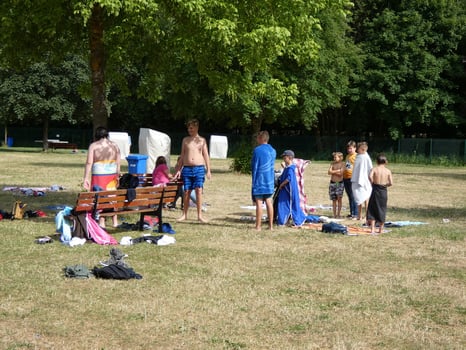 Kinder im Freibad