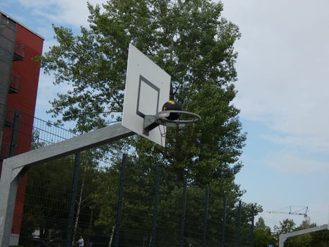 Basketballkorb im Sommercamp
