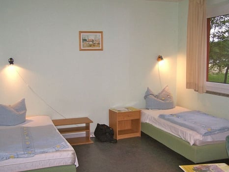 Zimmer mit Einrichtung