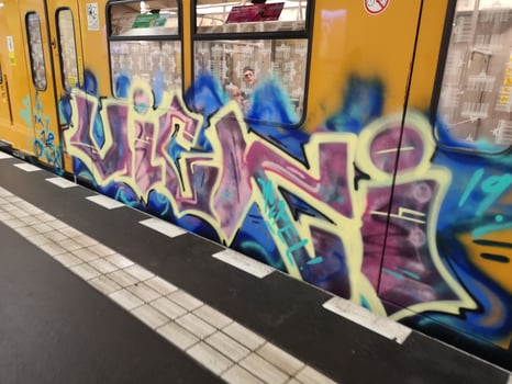 Graffiti am Zug