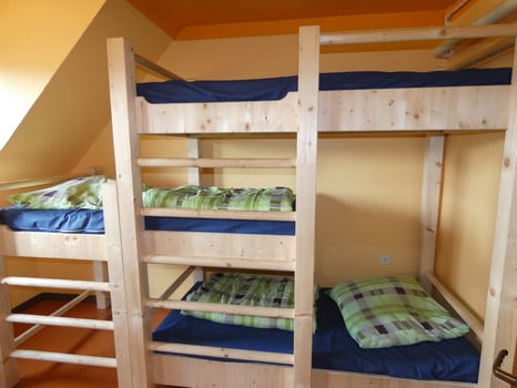 Mehrbettzimmer Schullandheim Erzgebirge