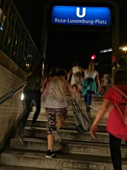 Ferienfreizeit in Berlin durch die Nacht