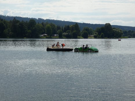 Trettbotfahren auf dem Stausee Hohenfelden