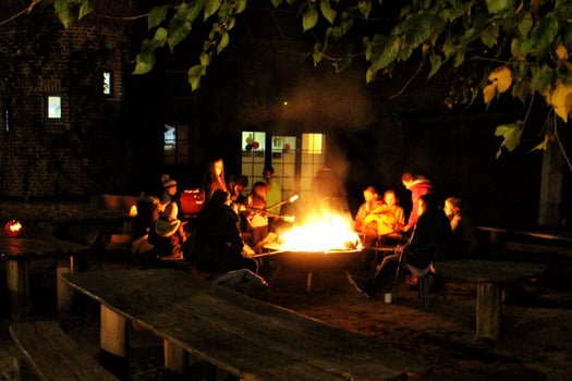 Abends könnt ihr den Tag am Lagerfeuer ausklingen lassen  
©Reiter- und Erlebnisbauernhof Groß Briesen GmbH
