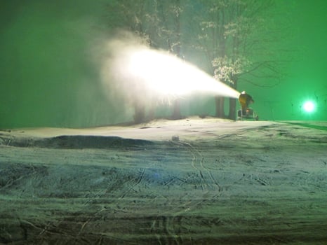 Nach Ski mit Schneekanone