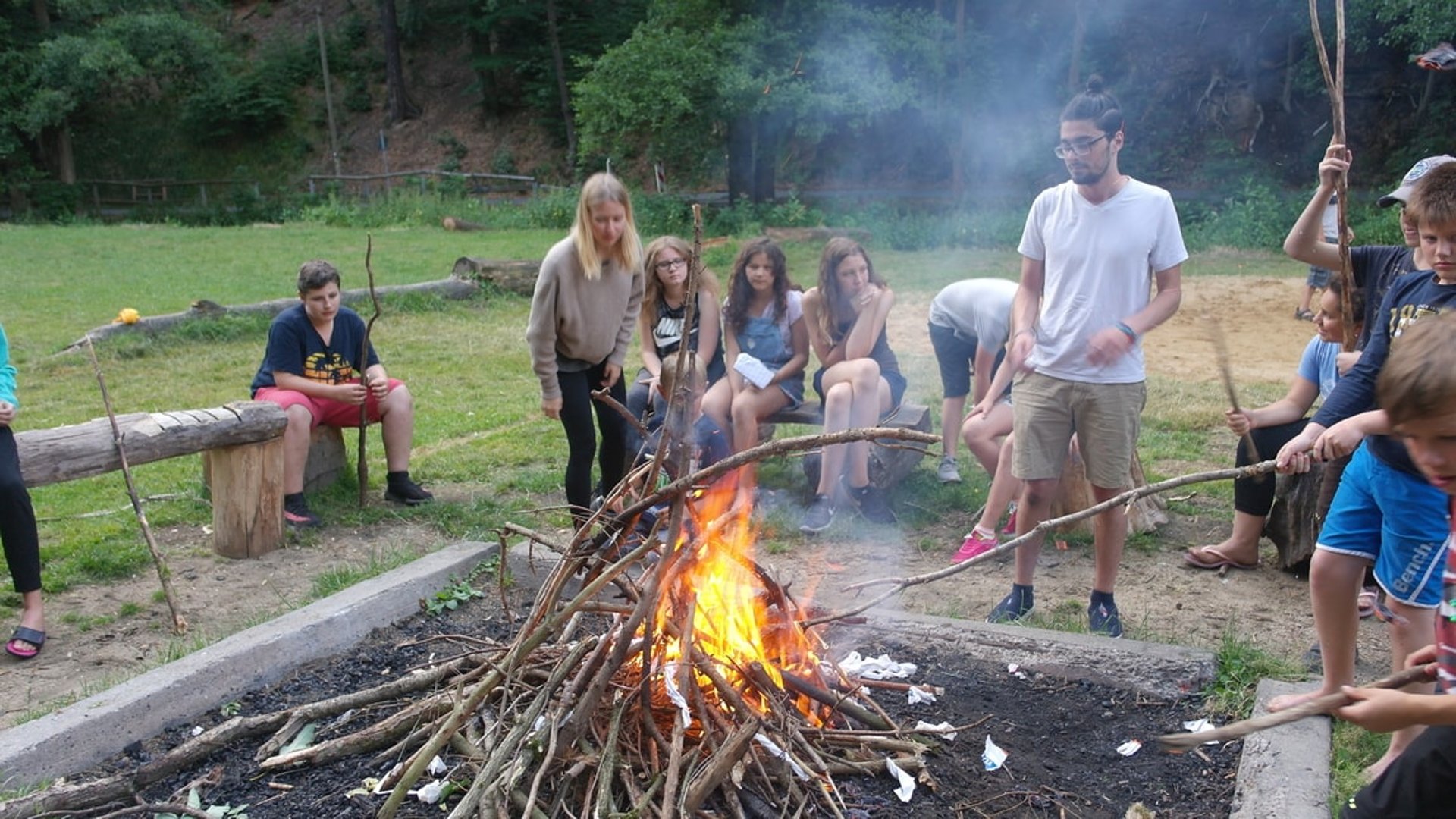 Lagerfeuer im Camp