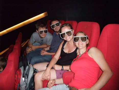 Jugendliche im 3D-Kino