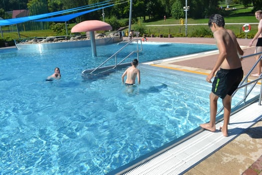 Kinderferienlager im Freibad