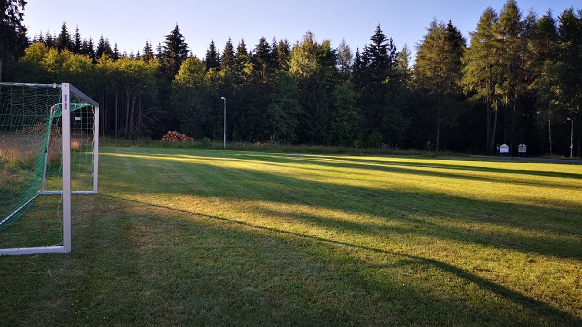 Fußballpaltz am Objekt