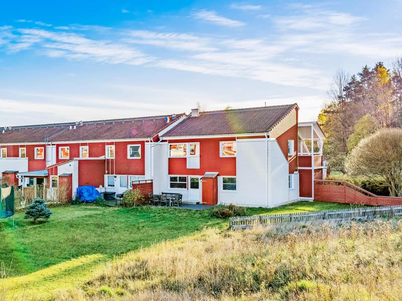 Gavellägenhet i markplan med altan