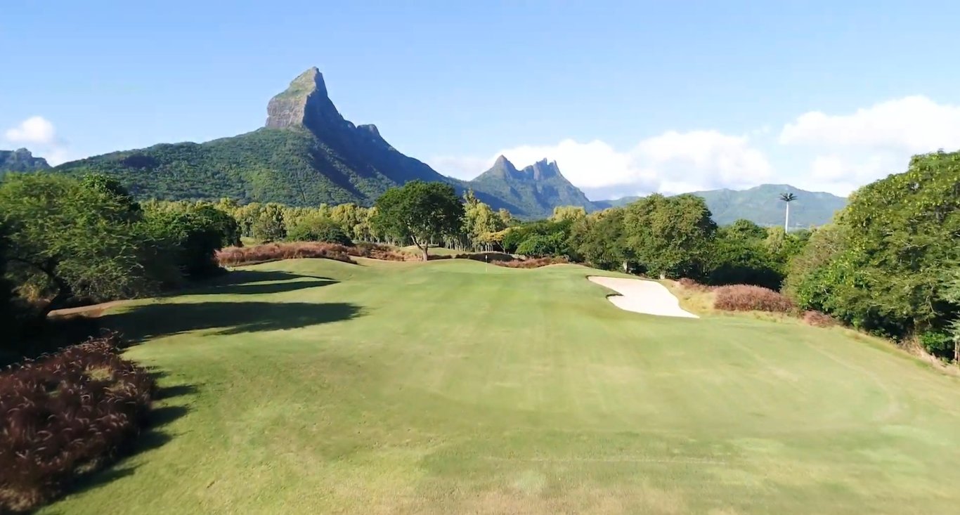 Tamarina Golf Club perfektne upravené odpalisko
