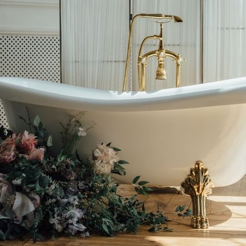 Elegant Clawfoot Bathtub