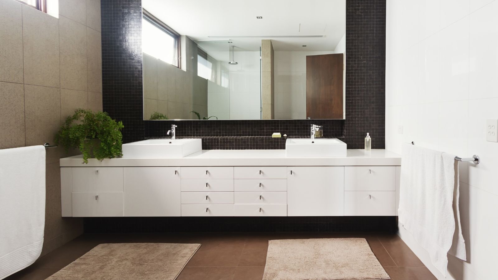 Spruce Up Your Vanity With These Chic Accessories
