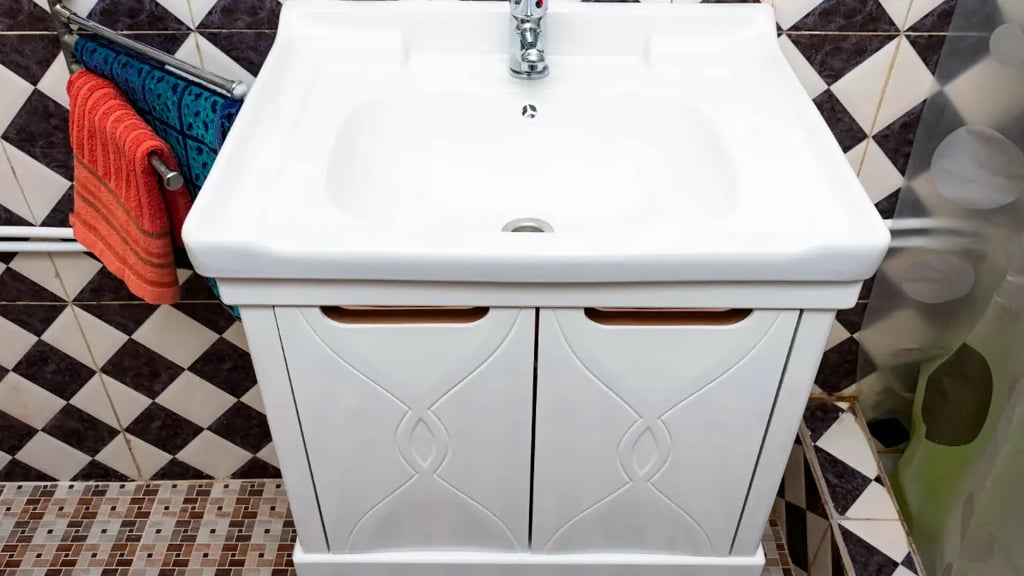 small bathroom accents