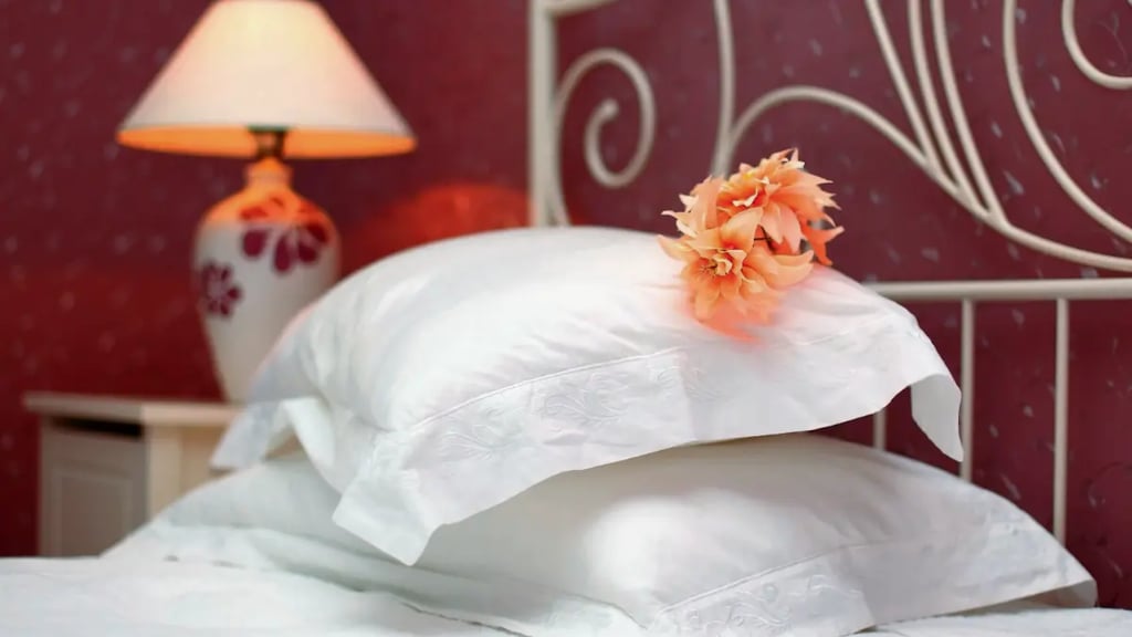 What Are Some Bedroom Decor Ideas for Couples