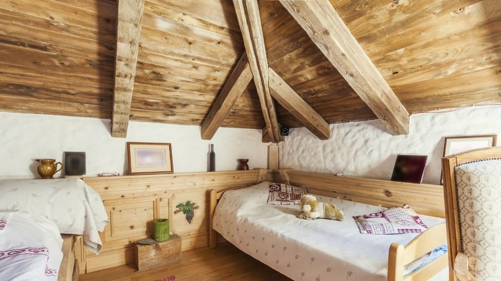 massive beams and roof