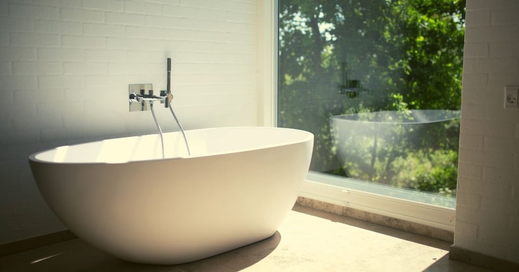 The cons of using obscure glass in bathrooms