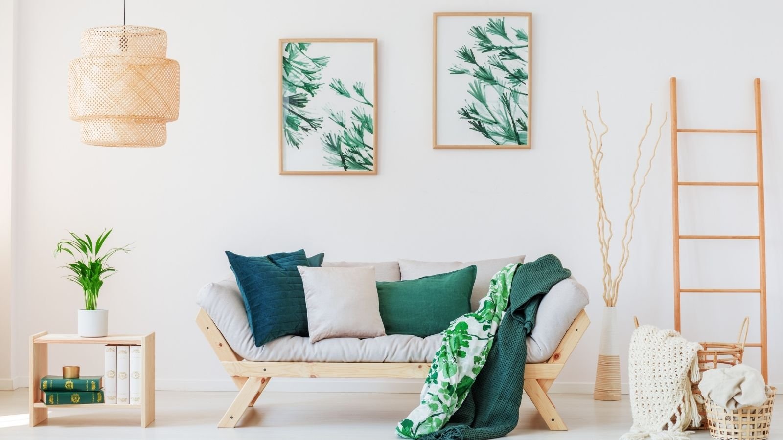 What colors go with a beige sofa?