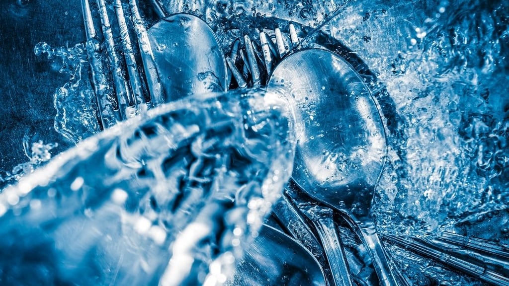 How Much Water Does a Dishwasher Use