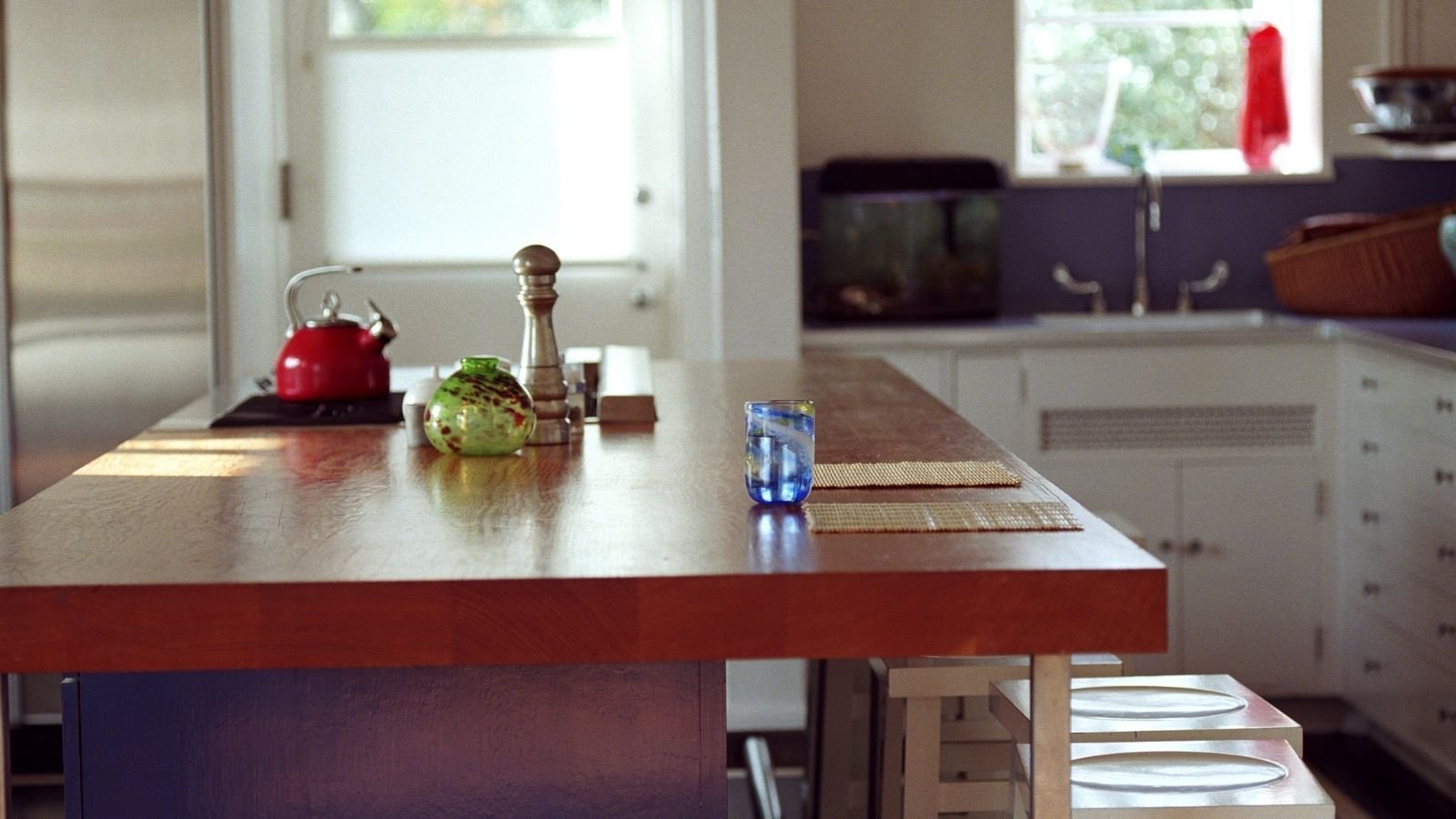 Pull Your Kitchen Together with a Perfectly Arranged Island Centerpiece