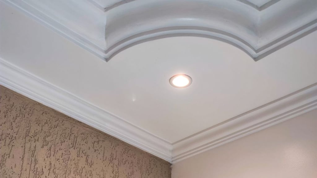 The Pros and Cons of Tray Ceilings