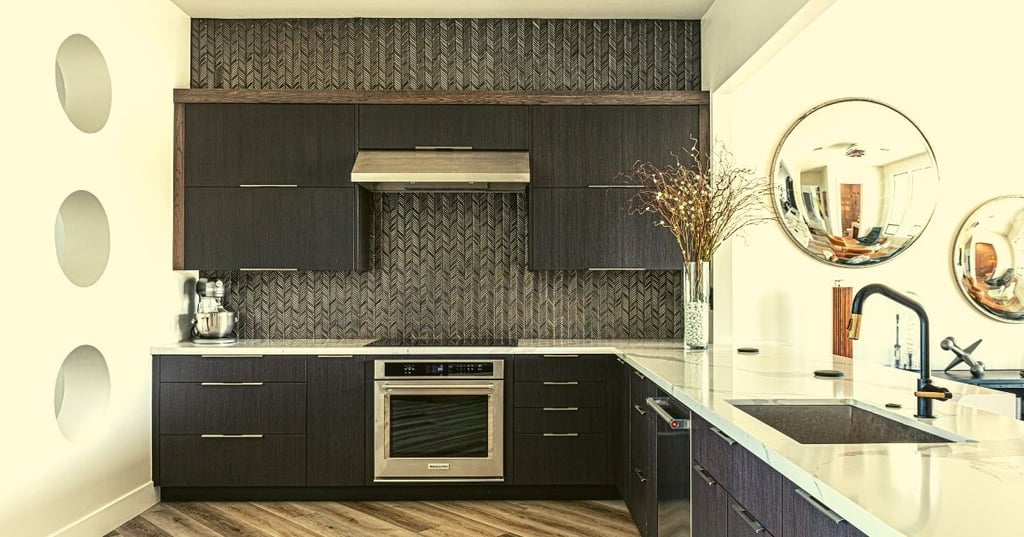 Should your countertop be lighter or darker than your cabinets 1