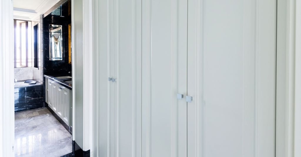 How to Save Money When Purchasing Bifold Closet Doors