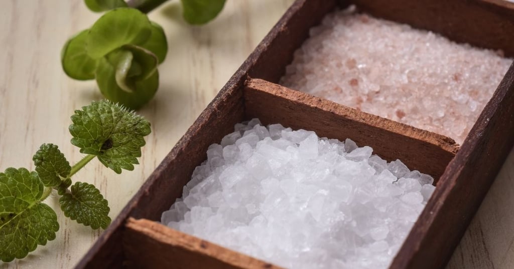 How to Decorate a Salt Box