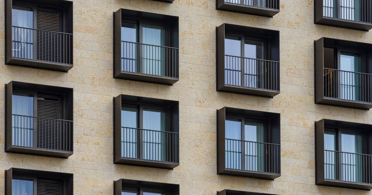 The Pros and Cons of Black Vinyl Windows