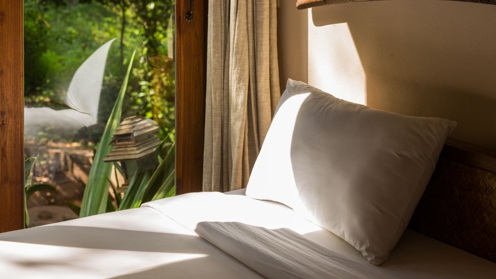 Get the Most Out of Your Natural Light with the Right Bed Placement
