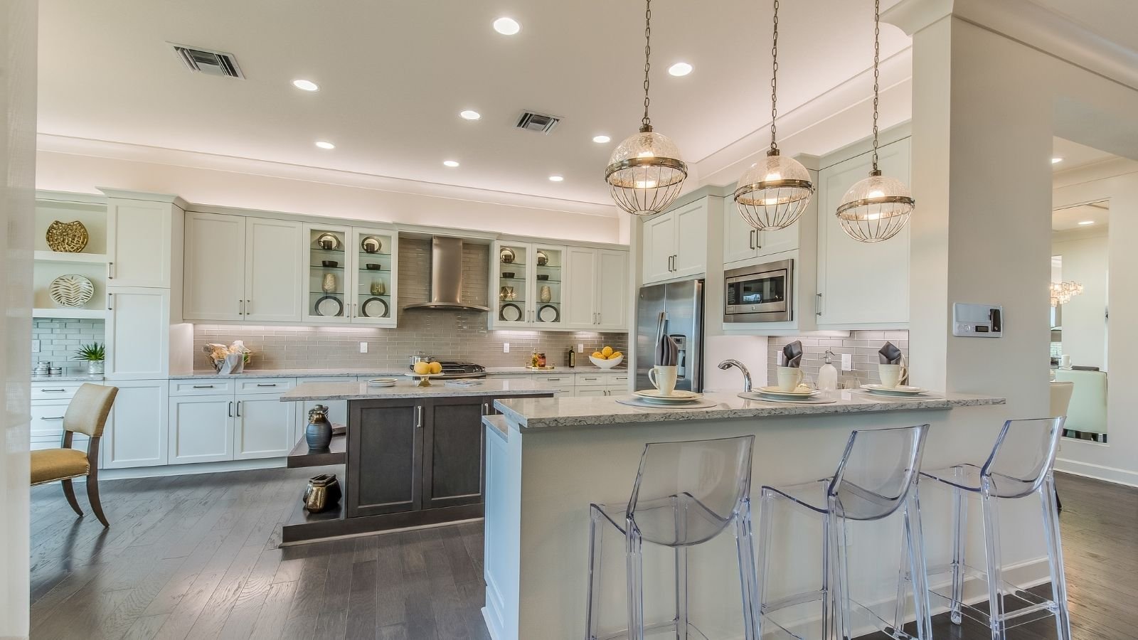 Add Some Personality to Your Kitchen with These Island Centerpieces