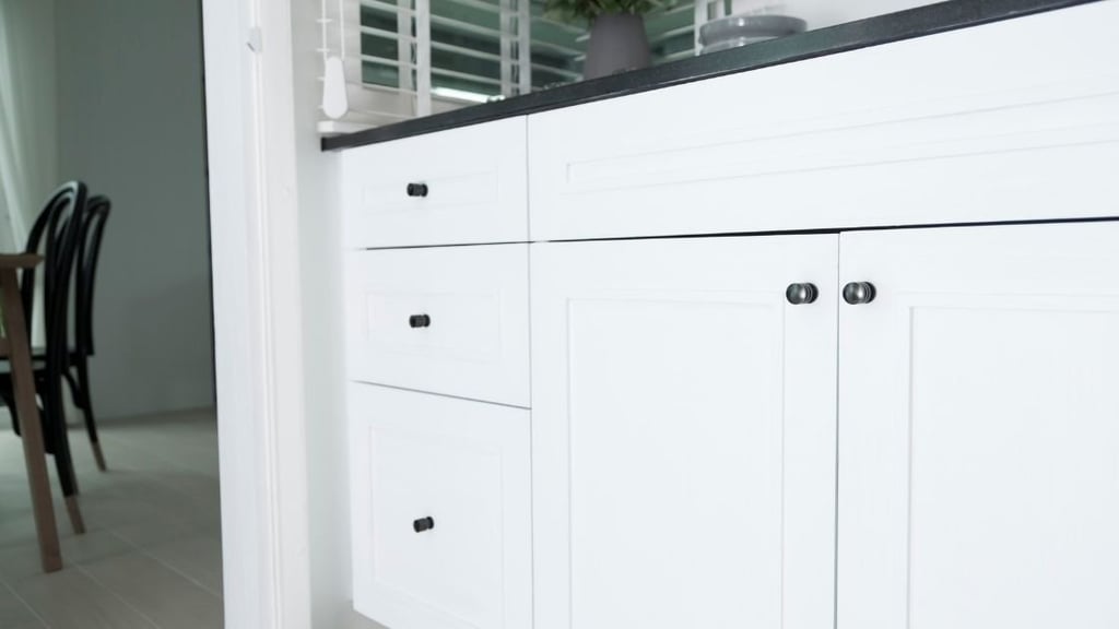 How do you line up cabinet handles