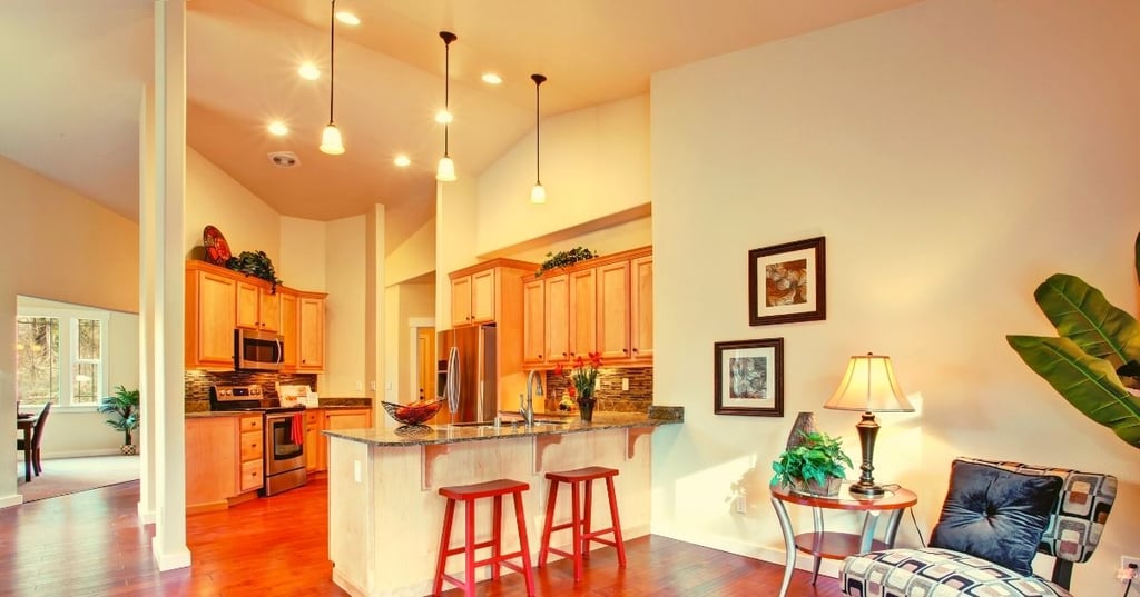 How to Use a Statement Chandelier to Draw the Eye Upward in Your Living Room