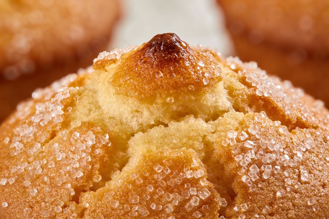 High peaked copete on Spanish muffins with olive oil