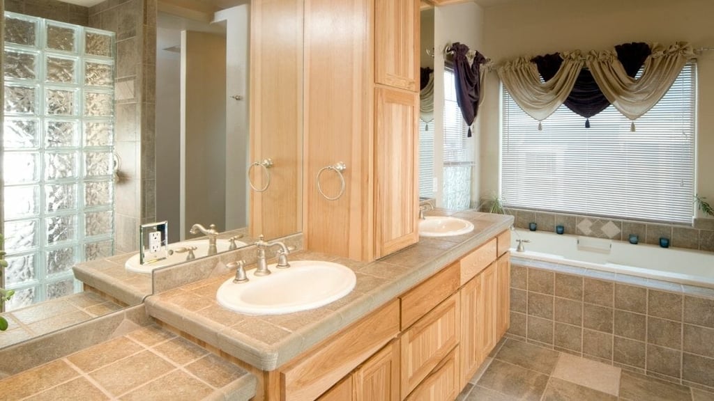 Pros and Cons of Countertop Cabinets