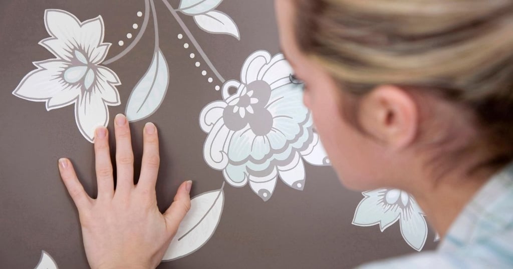 ow long does peelable wallpaper last