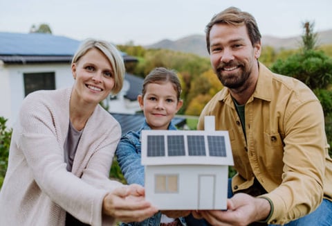 Jak vyzrát na měnící se ceny energií? Investujte do fotovoltaiky!