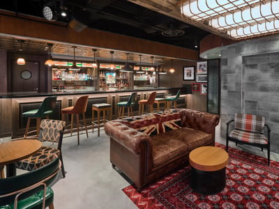 Bars & lounges