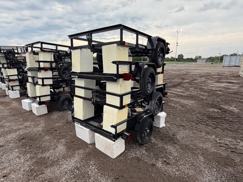 Qty of (4) 2027 Carry-On Trailers Z5X8GW2K — photo 3