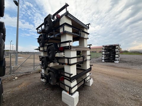 Qty of (6) 2027 Carry-On Trailers Z5X8GW2K — photo 2