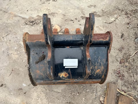 24" Bucket — photo 3