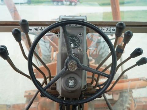 Champion 710A Motor Grader — photo 27