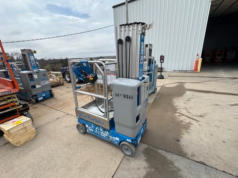 2015 Genie GR-20 Vertical Mast Lift — photo 3