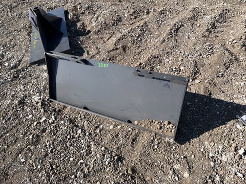 2026 LandHonor Uha-16-3000G Skid Steer 2in Receiver Hitch Adapter, 3,000 LB (Unused) — photo 2